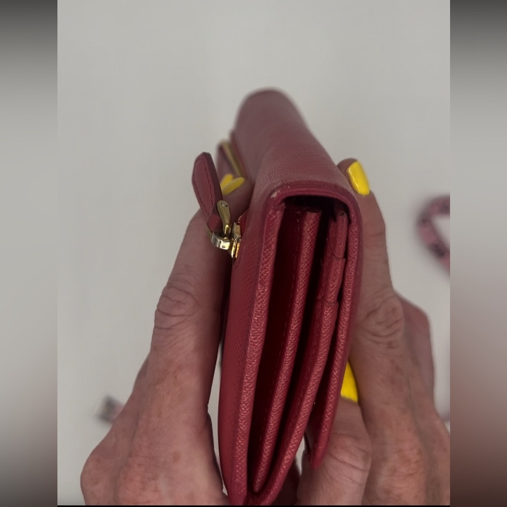 🌷 Prada Large Saffiano Leather Wallet Pink (Authentic) - Picture 13 of 17